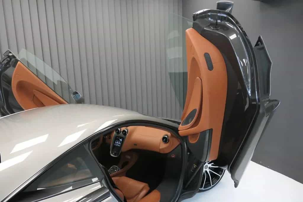 McLaren 570S 3.8 V8 Coupé - Lift/B&O/Reifen+Service neu 08/2016-photo-42