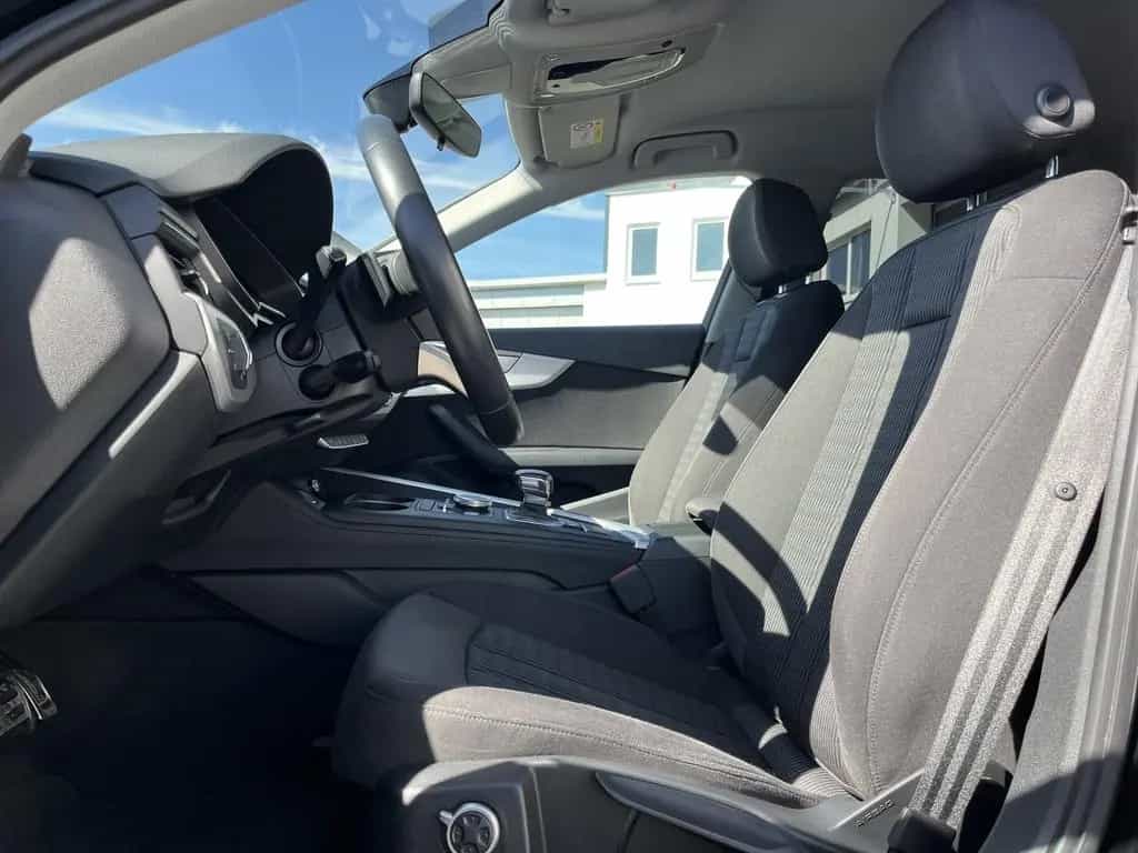 Audi A4 Avant 40 2.0 TFSI design Blackline 125€ m.20% 04/2019-photo-10
