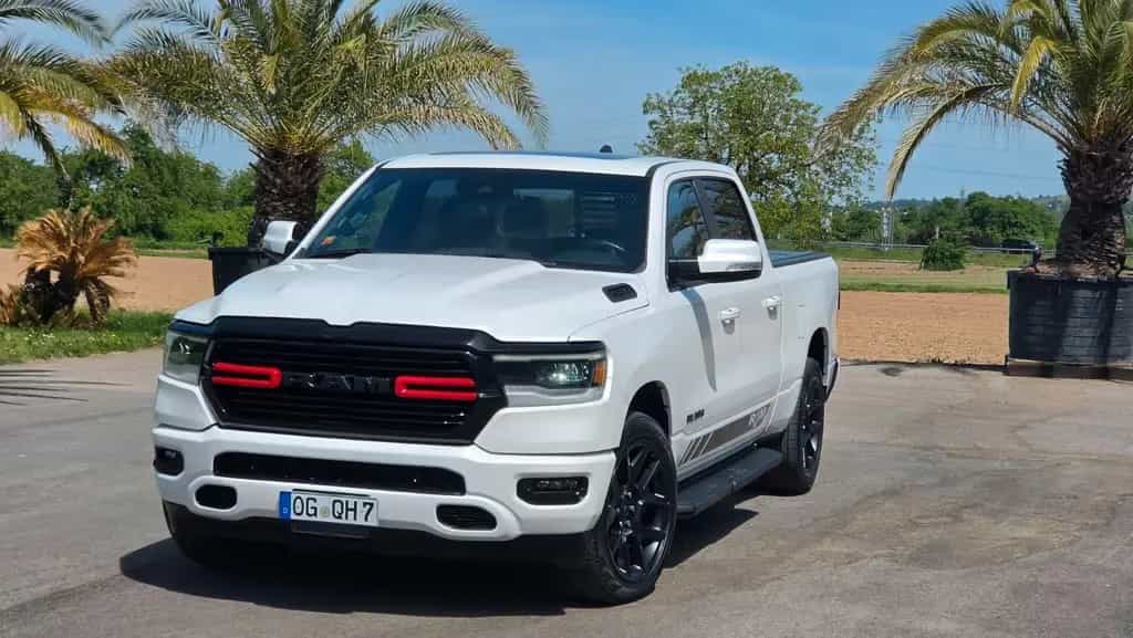 Dodge RAM 5.7 /AHK/CARPLAY/PANORAMA/ 01/2022-photo-2