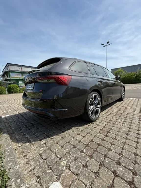 Skoda Octavia 2.0 TDI DSG 4x4 RS Combi RS, MwSt. 08/2022-photo-2