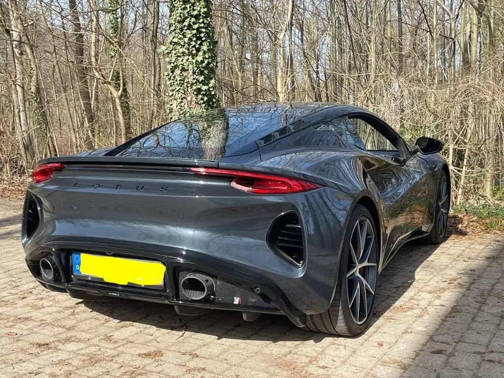 Lotus Emira i4 First Edition - Inspektion 3/26 05/2024-photo-7