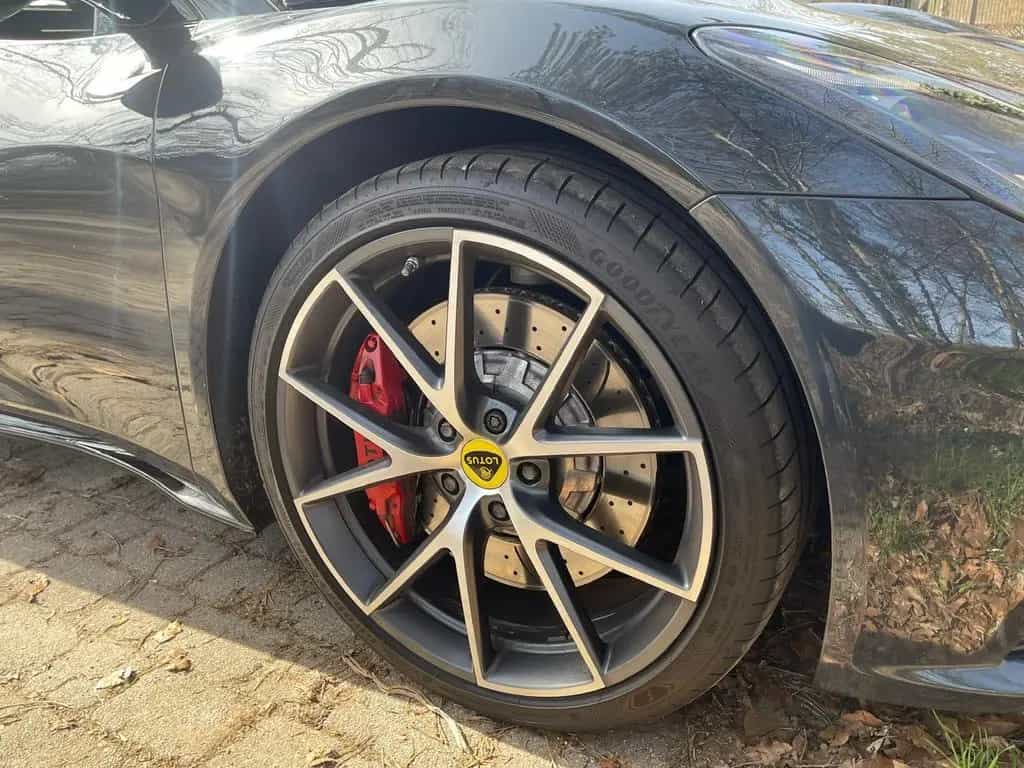 Lotus Emira i4 First Edition - Inspektion 3/26 05/2024-photo-8