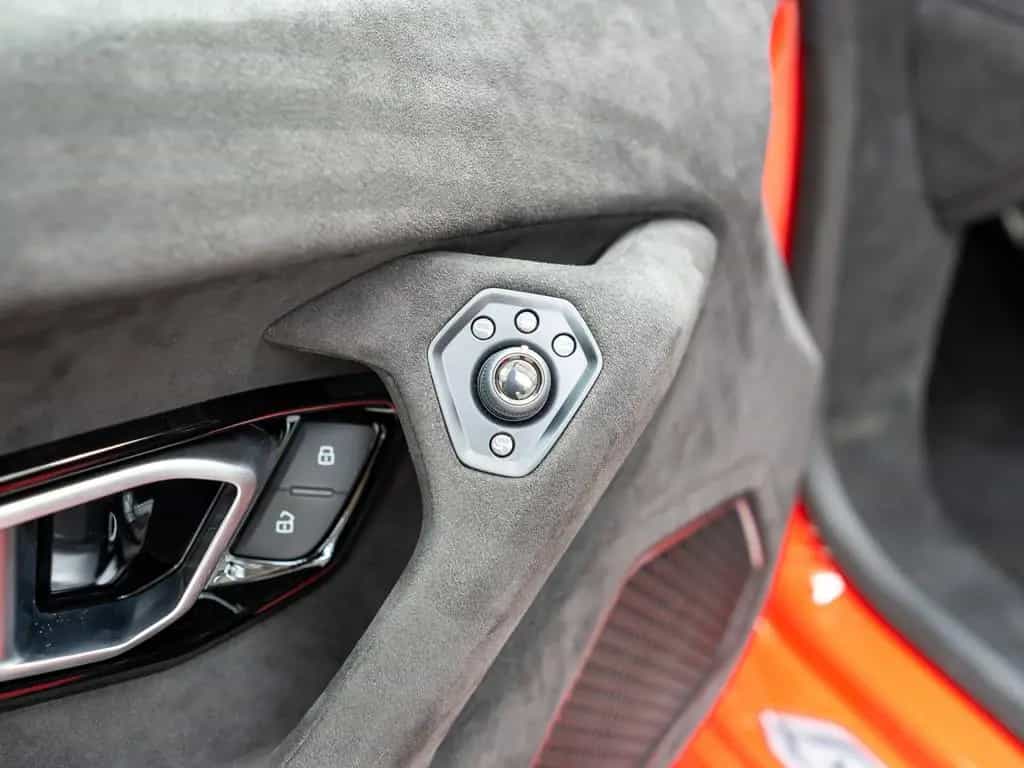 Lamborghini Huracan Tecnica Carbon 1st Owner WarrantyExtensi 05/2023-photo-28