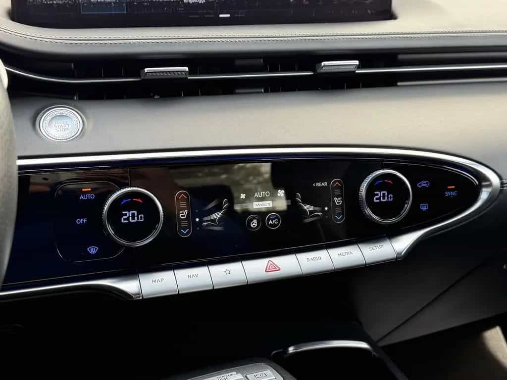 Genesis GV70 Sport 4WD / Massage / SCC / 360°KAM / HUD 02/2023-photo-11