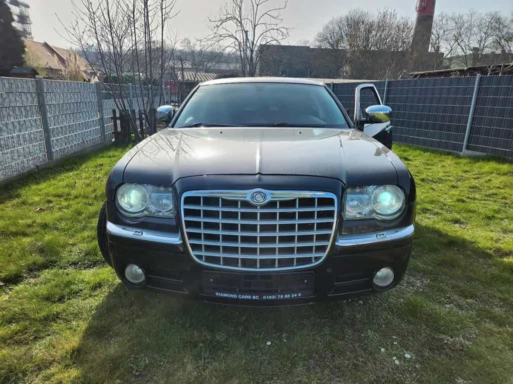 Chrysler 300C Limo 02.28TÜV 09/2009-photo-1