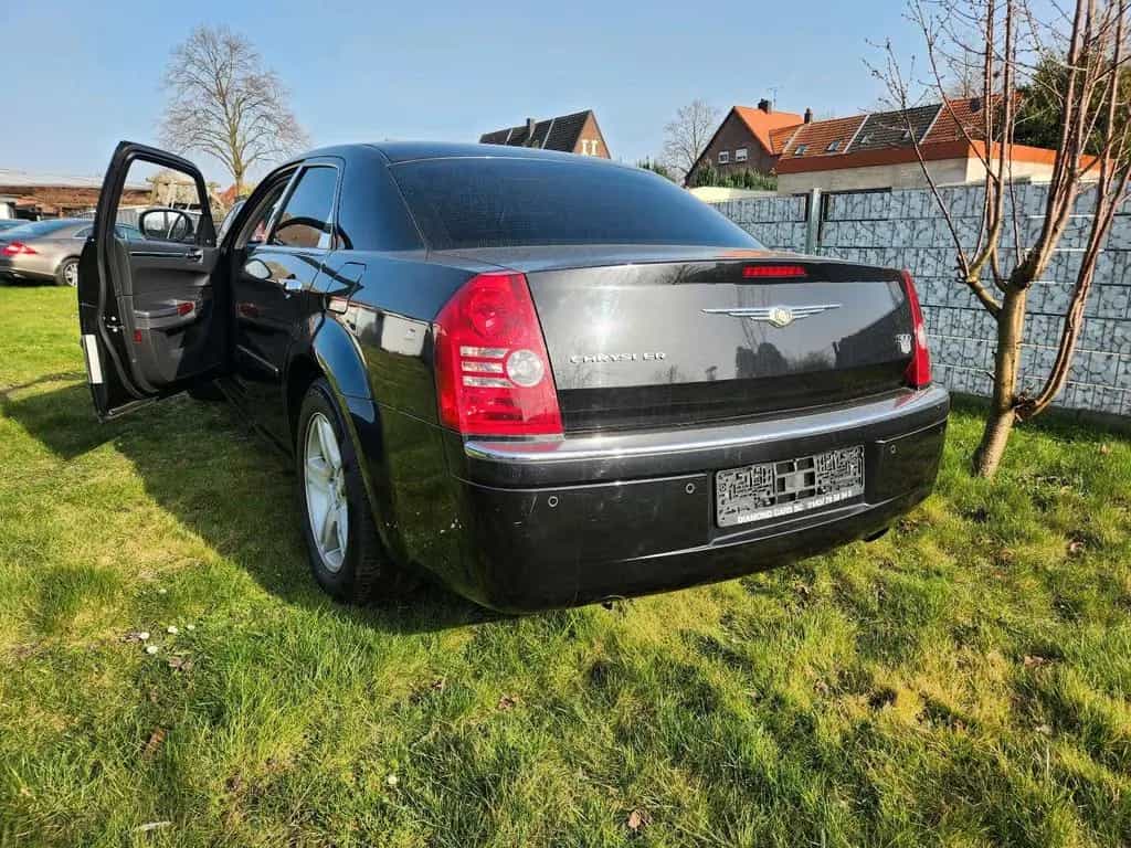 Chrysler 300C Limo 02.28TÜV 09/2009-photo-6
