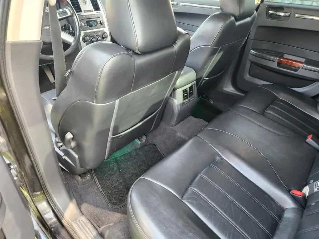 Chrysler 300C Limo 02.28TÜV 09/2009-photo-7