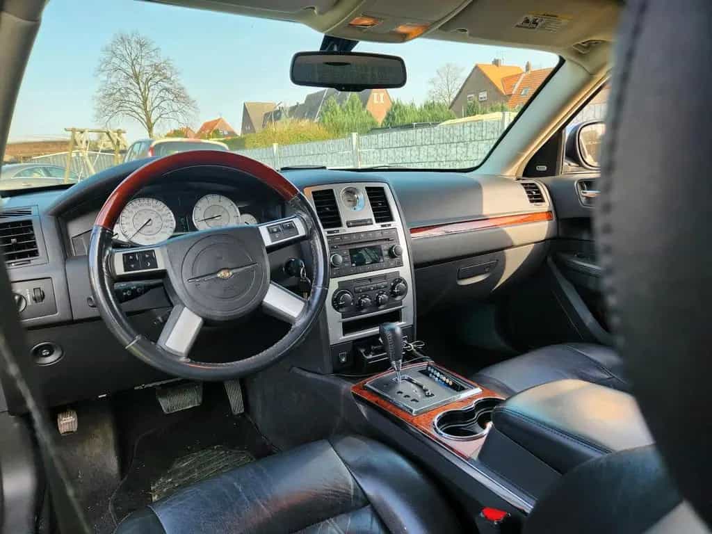 Chrysler 300C Limo 02.28TÜV 09/2009-photo-8