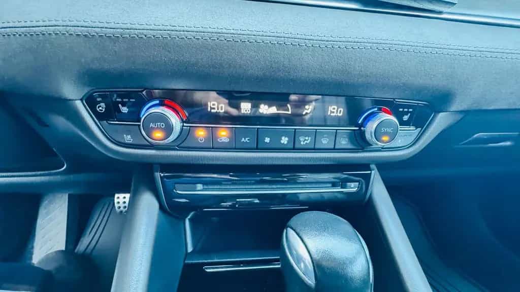 Mazda 6 2.5 SKYACTIV-G 194 Sports-Line Auto Sports... 08/2018-photo-4
