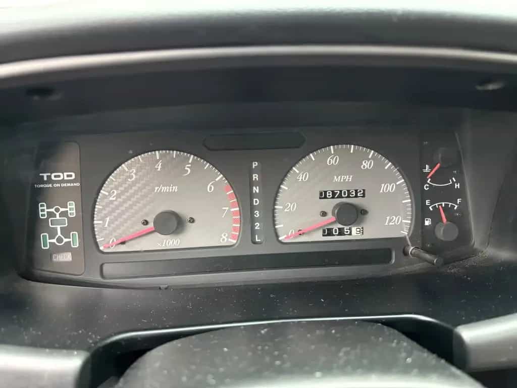 Isuzu Other VehiCross 02/2001-photo-4