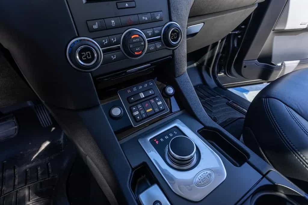 Land Rover Discovery 3.0 SDV6 HSE 02/2013-photo-8