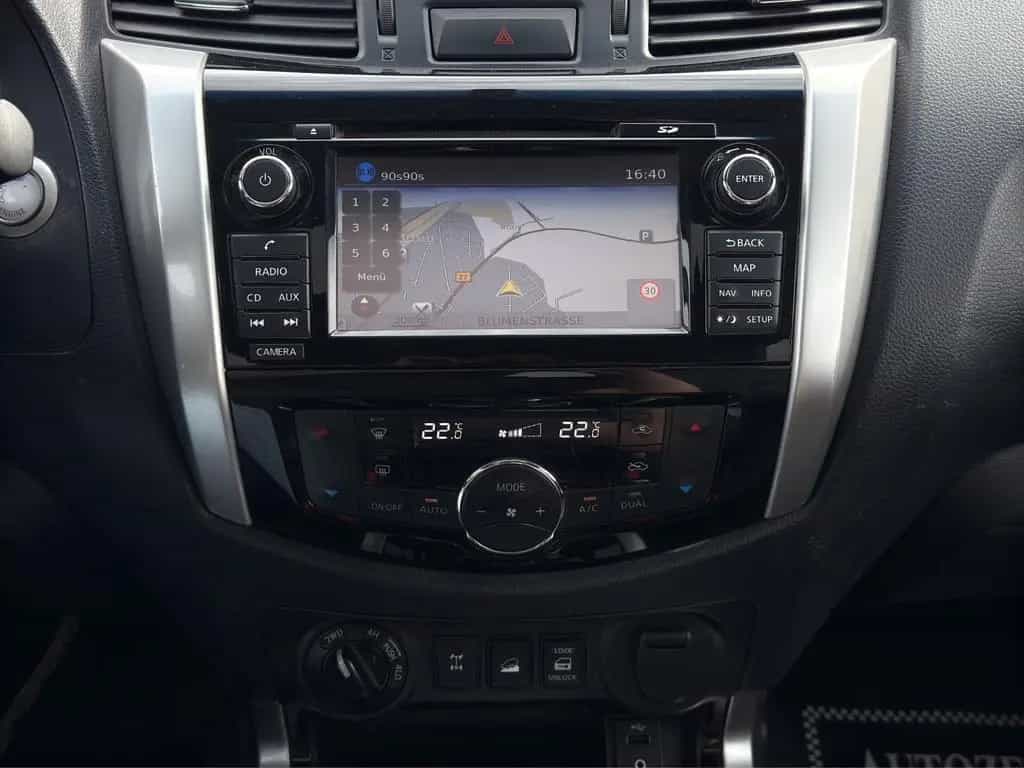 Nissan Navara NP300 Tekna Double Cab 4x4 Autom. *ROLLO* 09/2017-photo-14