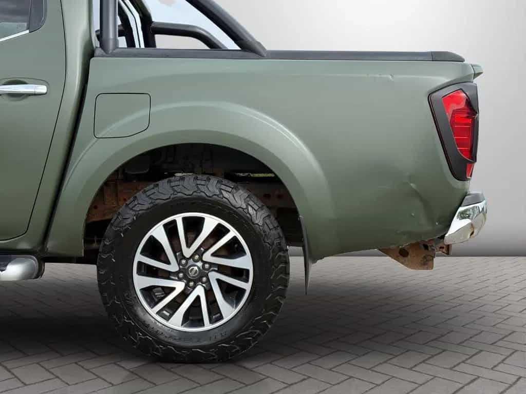 Nissan Navara NP300 Tekna Double Cab 4x4 Autom. *ROLLO* 09/2017-photo-22