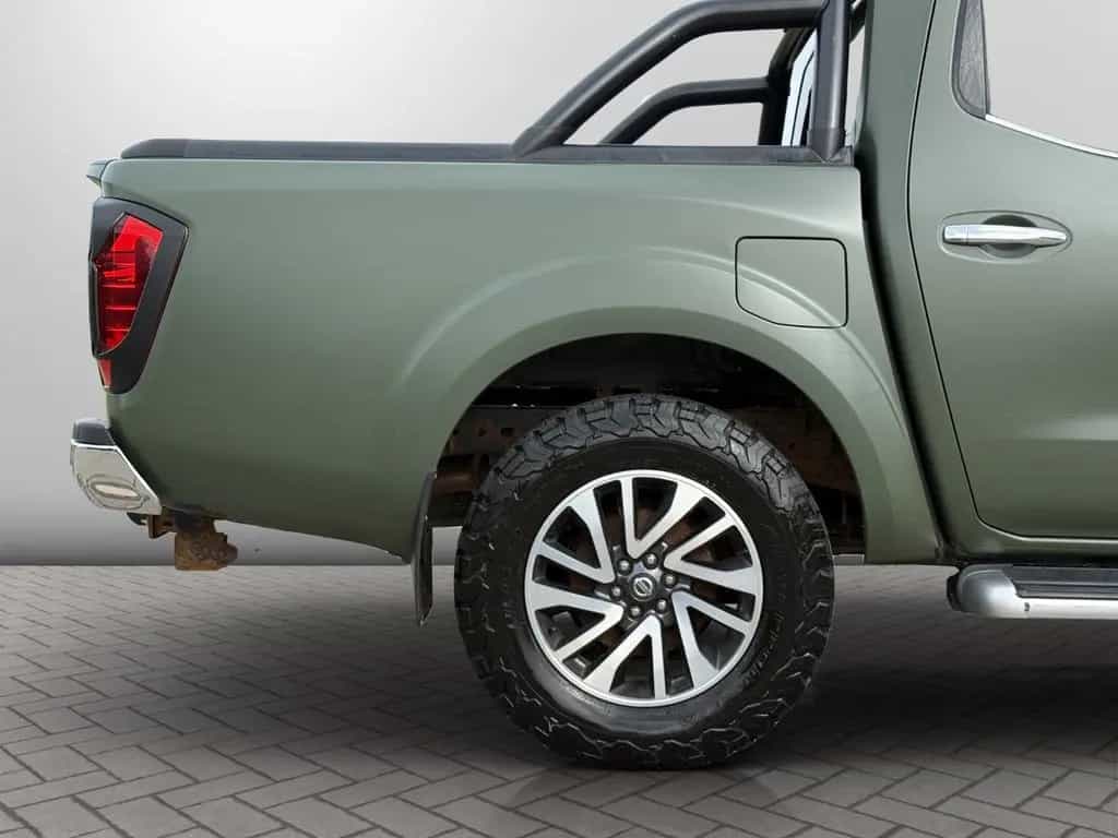 Nissan Navara NP300 Tekna Double Cab 4x4 Autom. *ROLLO* 09/2017-photo-23