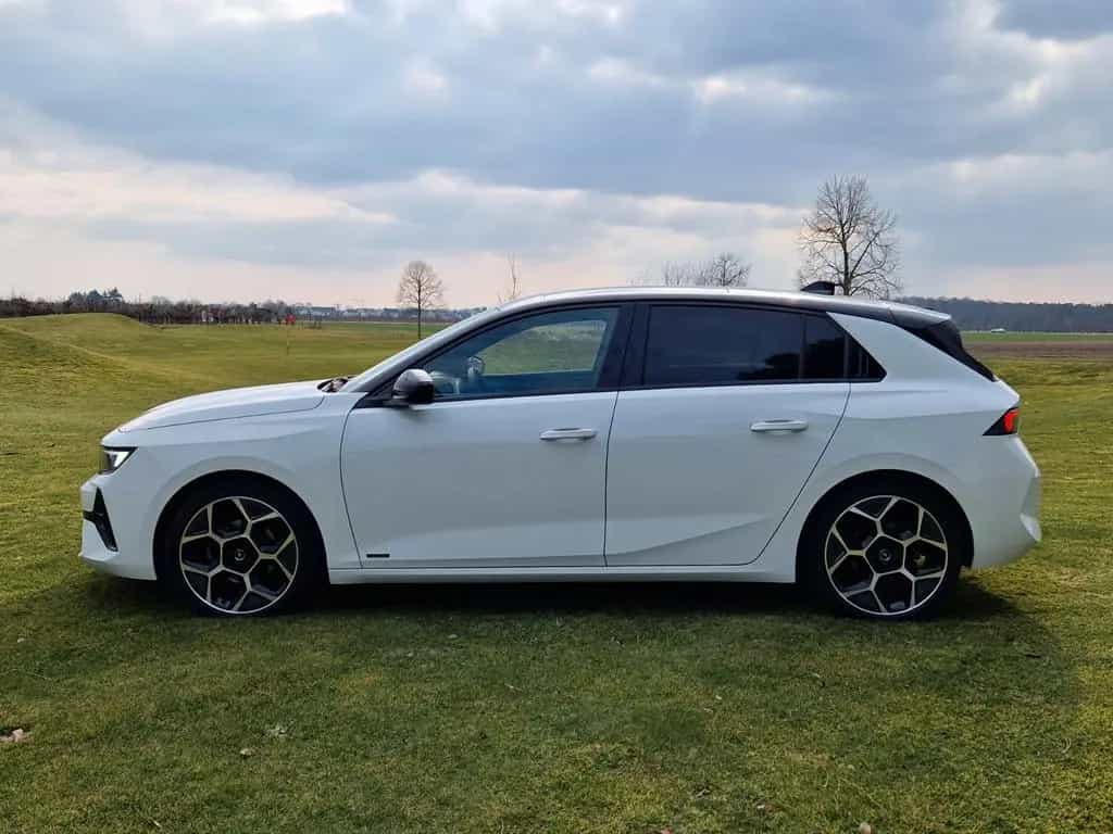 Opel Astra 1.2 Turbo ULTIMATE, Panorama, Automatik 04/2022-photo-1