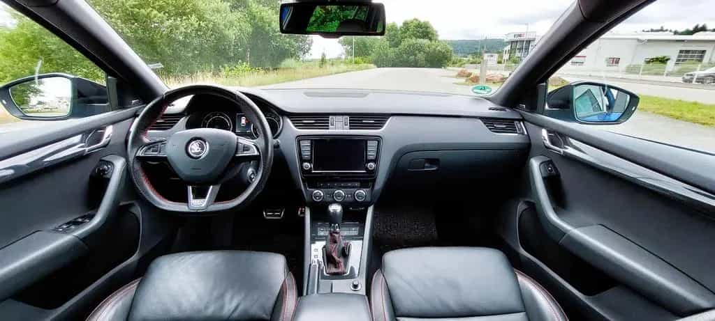 Skoda Octavia 2.0 TSI Green tec DSG RS Combi RS 07/2016-photo-3