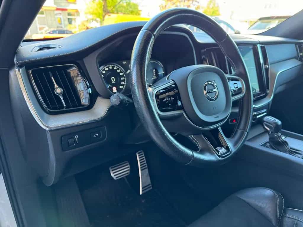Volvo XC60 R Design AWD *Pano/Head-Up/AHK/Kamera360* 06/2018-photo-14