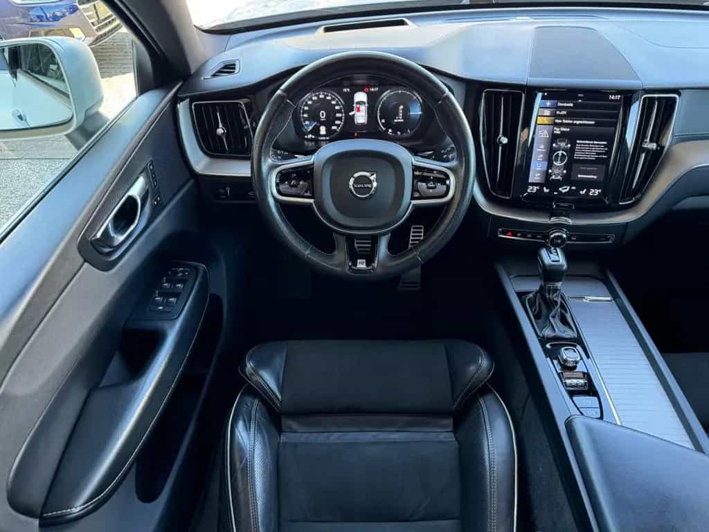 Volvo XC60 R Design AWD *Pano/Head-Up/AHK/Kamera360* 06/2018-photo-15