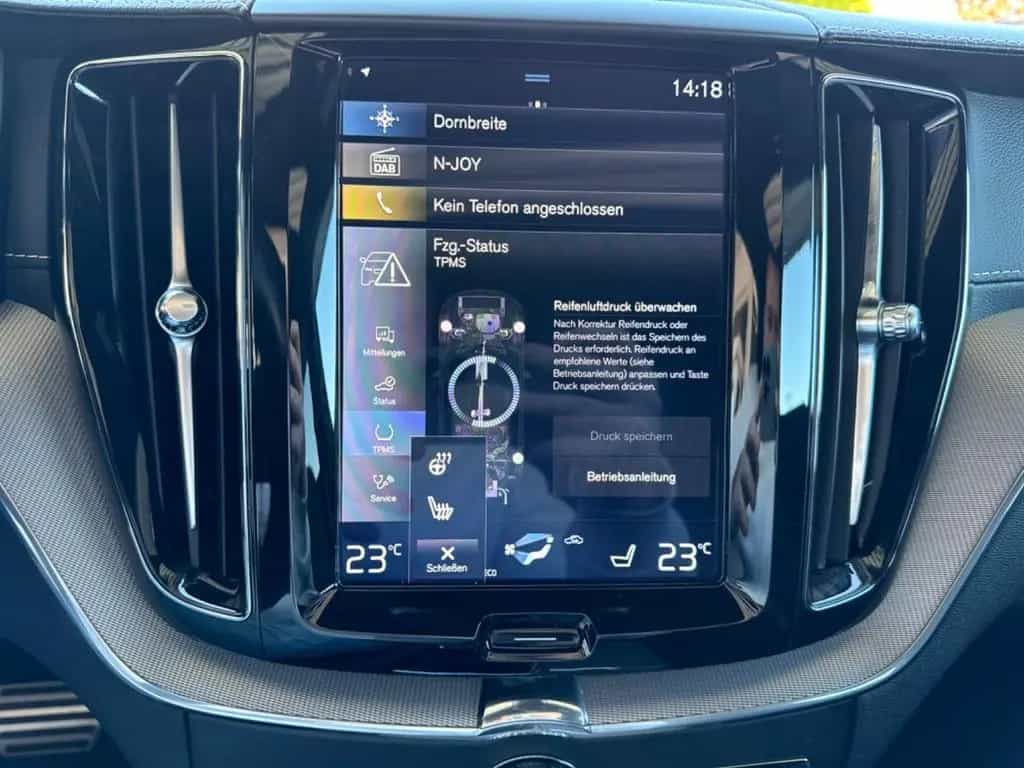 Volvo XC60 R Design AWD *Pano/Head-Up/AHK/Kamera360* 06/2018-photo-19