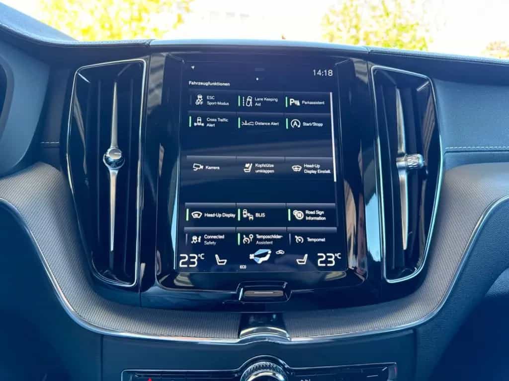 Volvo XC60 R Design AWD *Pano/Head-Up/AHK/Kamera360* 06/2018-photo-20