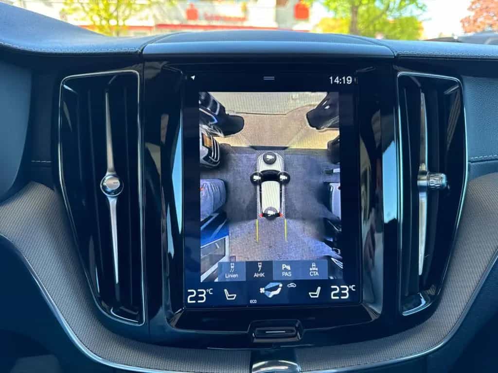 Volvo XC60 R Design AWD *Pano/Head-Up/AHK/Kamera360* 06/2018-photo-23