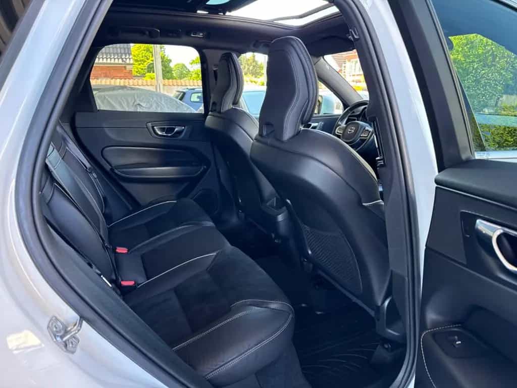 Volvo XC60 R Design AWD *Pano/Head-Up/AHK/Kamera360* 06/2018-photo-29