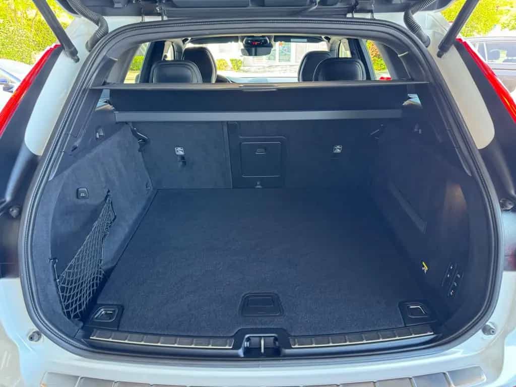 Volvo XC60 R Design AWD *Pano/Head-Up/AHK/Kamera360* 06/2018-photo-32