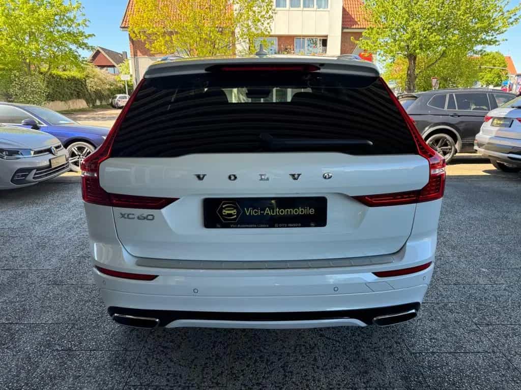 Volvo XC60 R Design AWD *Pano/Head-Up/AHK/Kamera360* 06/2018-photo-7