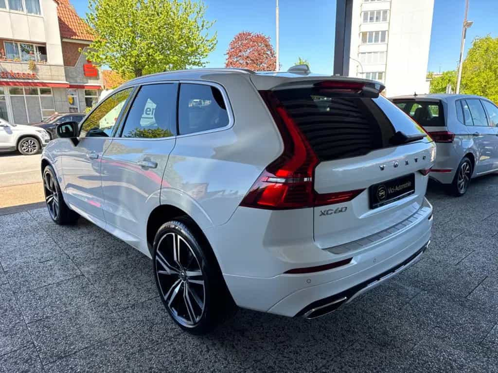 Volvo XC60 R Design AWD *Pano/Head-Up/AHK/Kamera360* 06/2018-photo-8