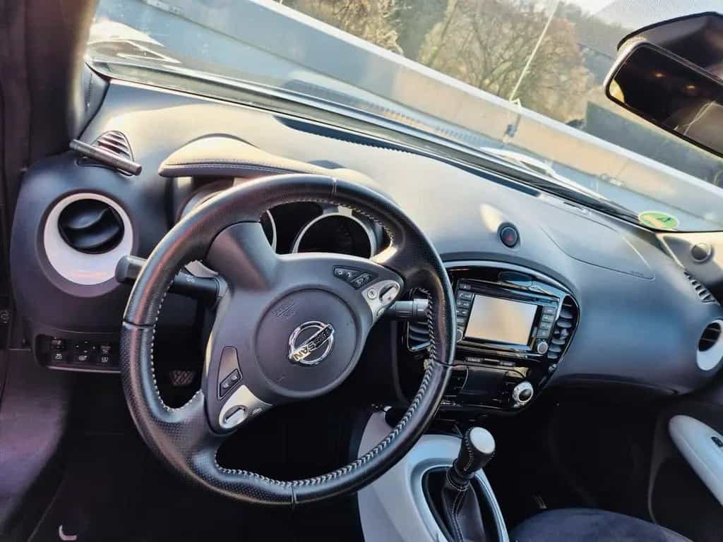Nissan Juke 1.2 N-Connecta Schwarz 08/2016-photo-6