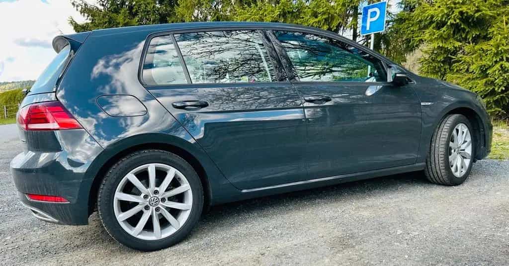 Volkswagen VW Golf 7 1.5 TSI EZ 5/2019 TÜV neu 1. ... 05/2019-photo-1