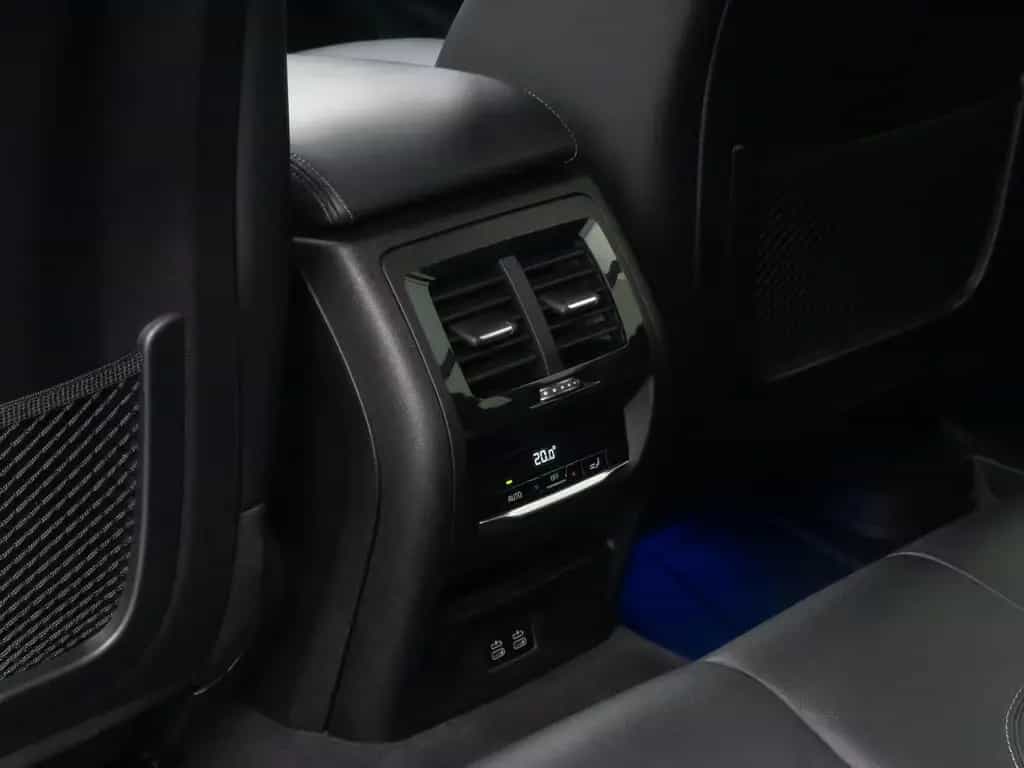 BMW X3 xD20d Kamera HUD HiFi AHK Komfort Sport 19" 09/2020-photo-28