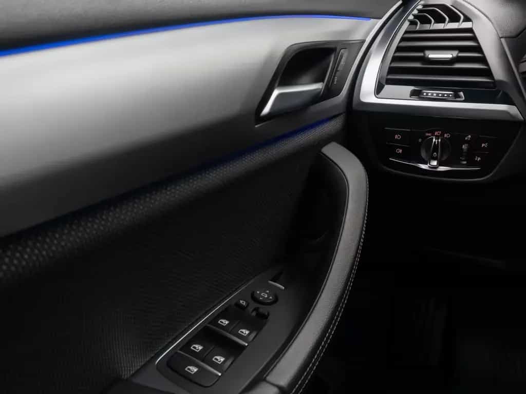 BMW X3 xD20d Kamera HUD HiFi AHK Komfort Sport 19" 09/2020-photo-32