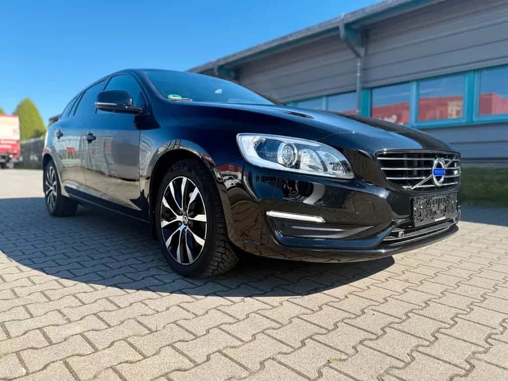 Volvo V60 Kombi Leder*Camera*Tüv Neu*Garantie 12/2017-photo-0