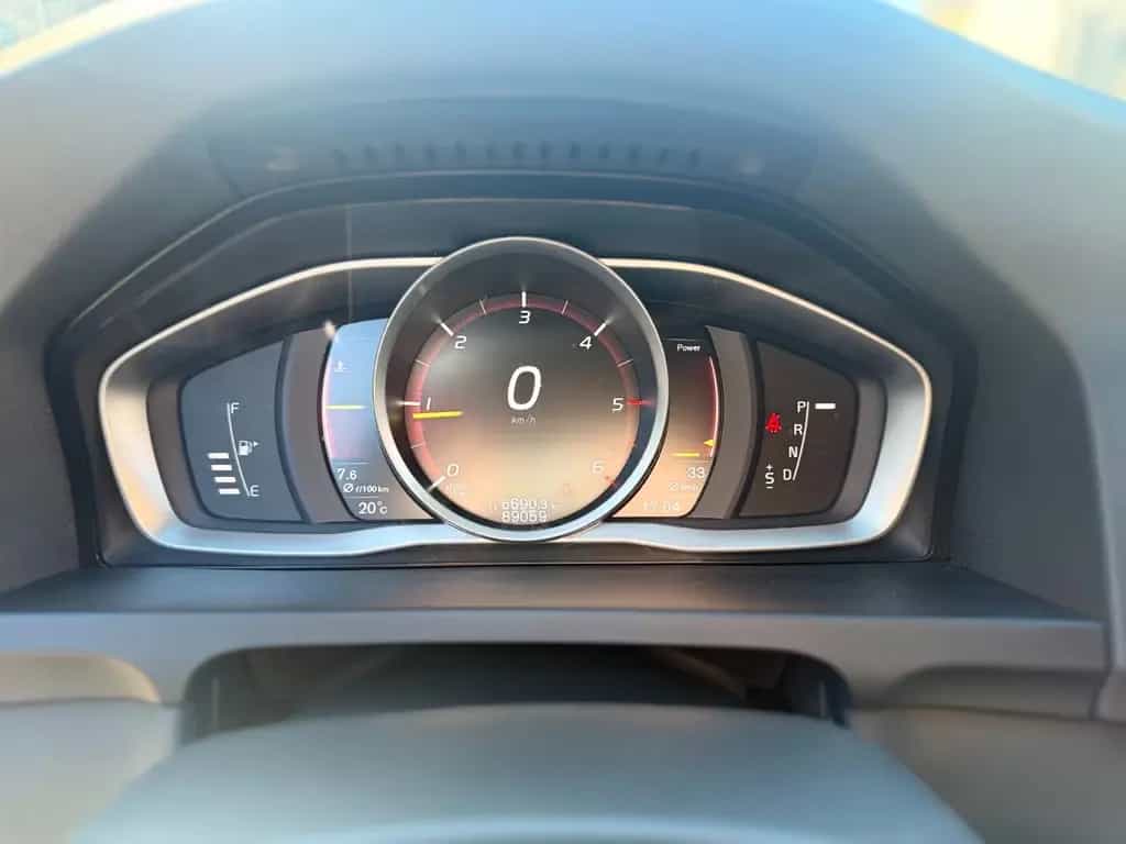 Volvo V60 Kombi Leder*Camera*Tüv Neu*Garantie 12/2017-photo-10