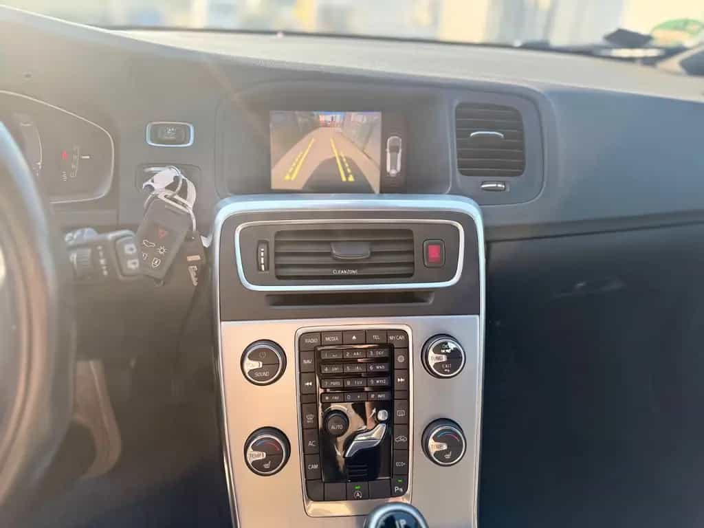 Volvo V60 Kombi Leder*Camera*Tüv Neu*Garantie 12/2017-photo-11