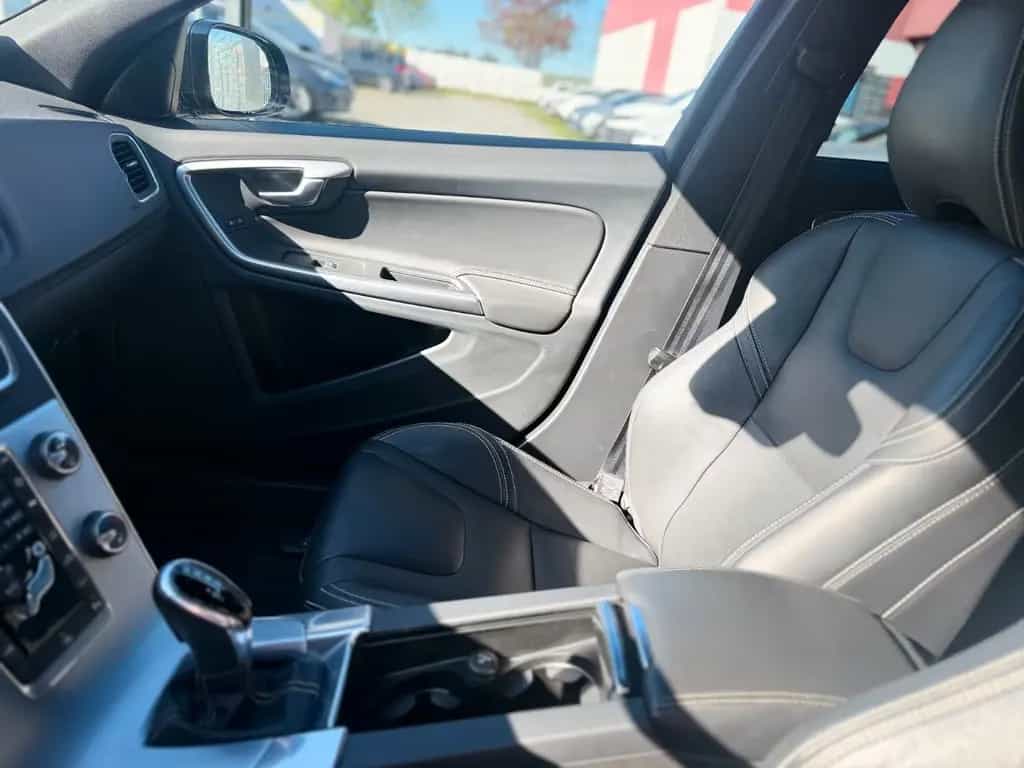 Volvo V60 Kombi Leder*Camera*Tüv Neu*Garantie 12/2017-photo-12