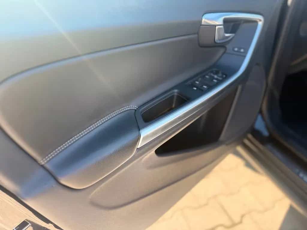 Volvo V60 Kombi Leder*Camera*Tüv Neu*Garantie 12/2017-photo-14