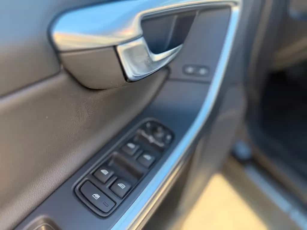 Volvo V60 Kombi Leder*Camera*Tüv Neu*Garantie 12/2017-photo-15