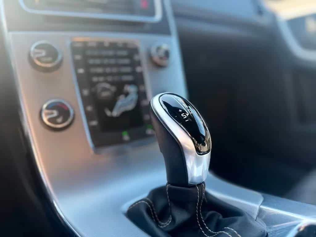 Volvo V60 Kombi Leder*Camera*Tüv Neu*Garantie 12/2017-photo-17