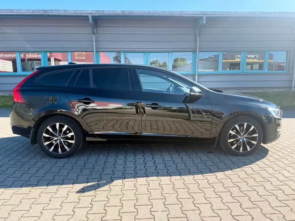 Volvo V60 Kombi Leder*Camera*Tüv Neu*Garantie 12/2017-photo-5