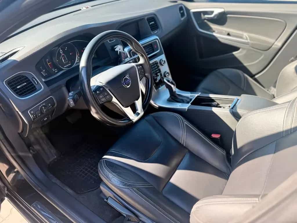 Volvo V60 Kombi Leder*Camera*Tüv Neu*Garantie 12/2017-photo-7