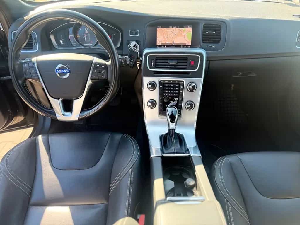 Volvo V60 Kombi Leder*Camera*Tüv Neu*Garantie 12/2017-photo-8