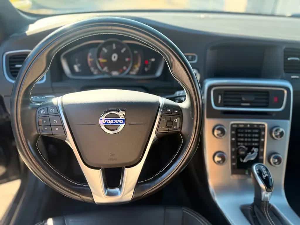 Volvo V60 Kombi Leder*Camera*Tüv Neu*Garantie 12/2017-photo-9