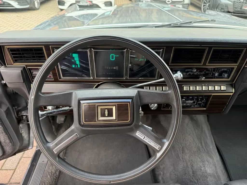Lincoln Mark VI H-Zulassung Tüv Neu V8 4.8 Signature S. 07/1983-photo-21