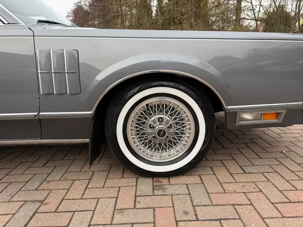Lincoln Mark VI H-Zulassung Tüv Neu V8 4.8 Signature S. 07/1983-photo-4