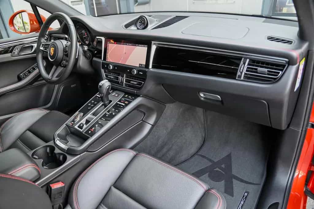 Porsche Macan GTS *Leder-Paket* Luft* Pano* AHK* 21 Zoll 02/2022-photo-11