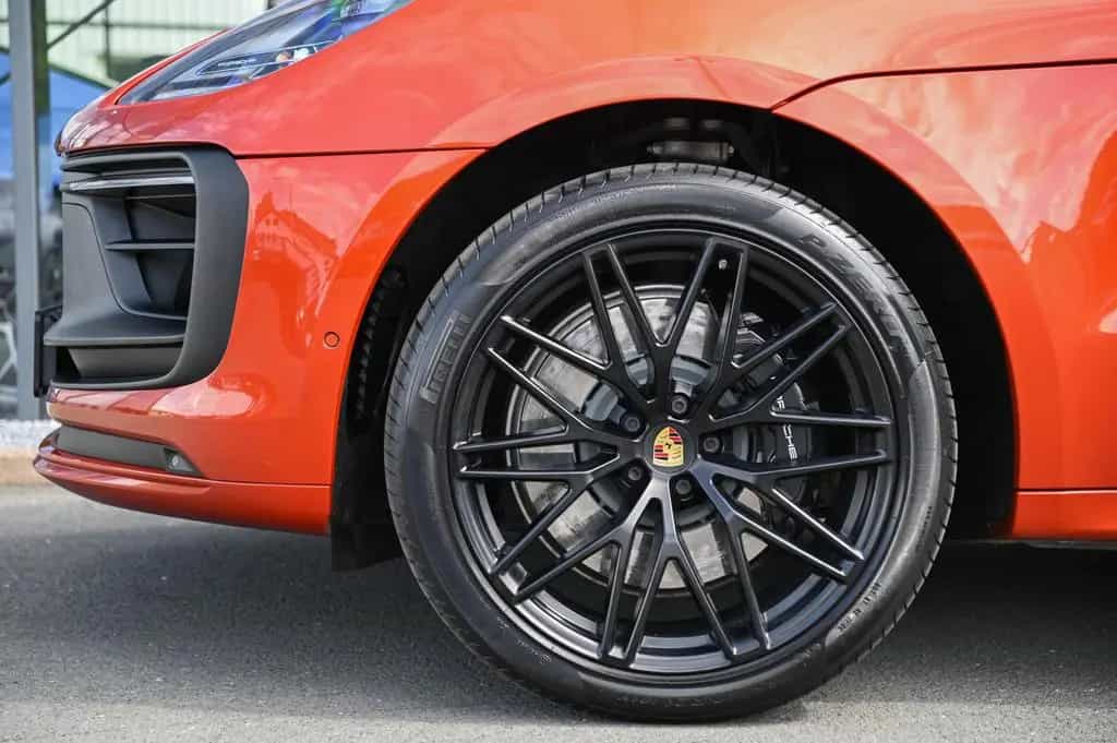 Porsche Macan GTS *Leder-Paket* Luft* Pano* AHK* 21 Zoll 02/2022-photo-35
