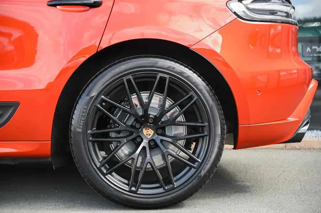 Porsche Macan GTS *Leder-Paket* Luft* Pano* AHK* 21 Zoll 02/2022-photo-36
