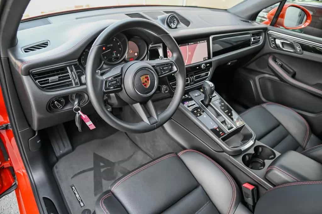 Porsche Macan GTS *Leder-Paket* Luft* Pano* AHK* 21 Zoll 02/2022-photo-9